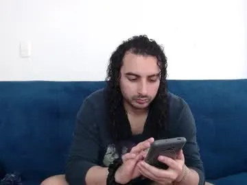 zui_lu – webcam model profile photo Image 5