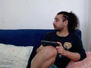 zui_lu – webcam model profile photo Image 6