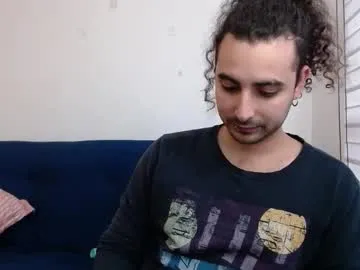 zui_lu – webcam model profile photo Image 8