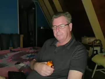 LoraDevine – webcam model profile photo Image 11