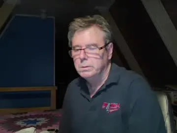 LoraDevine – webcam model profile photo Image 19