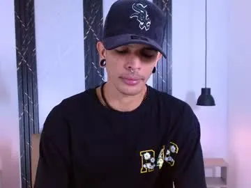 Donovan_Desmond – webcam model profile photo Image 13