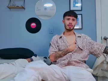 XTTX49 – webcam model profile photo Image 18