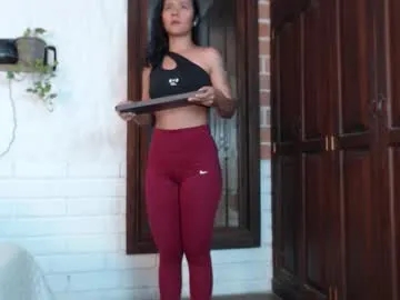 L-I-N-D-A – webcam model profile photo Image 12