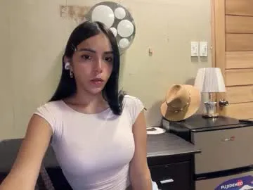 glossybabe_ – webcam model profile photo Image 17