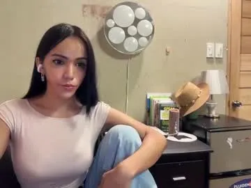 glossybabe_ – webcam model profile photo Image 6