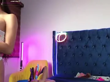 BellaBelll – webcam model profile photo Image 12