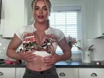 BlondeHott – webcam model profile photo Image 3