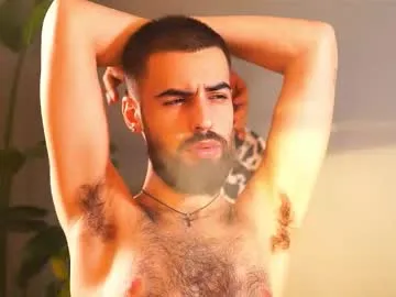 reeves_bae – webcam model profile photo Image 16