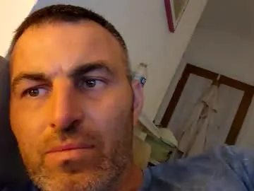 YU-KI00 – webcam model profile photo Image 11