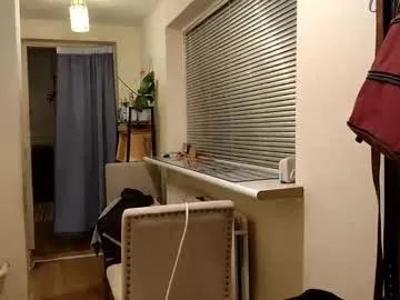 YU-KI00 – webcam model profile photo Image 14