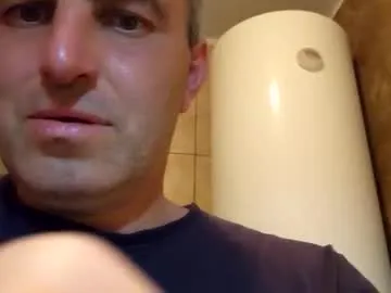 YU-KI00 – webcam model profile photo Image 8