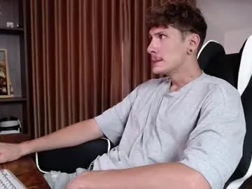 paroncho – webcam model profile photo Image 9