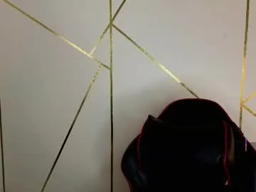 MiaTonyy – webcam model profile photo Image 6