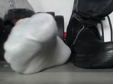 KateDivineUK – webcam model profile photo Image 6