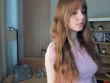 Alenushka888 – webcam model profile photo Image 3