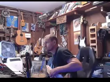 reeves_bae – webcam model profile photo Image 10