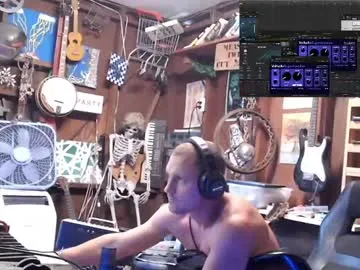 reeves_bae – webcam model profile photo Image 13