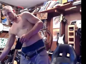 reeves_bae – webcam model profile photo Image 17