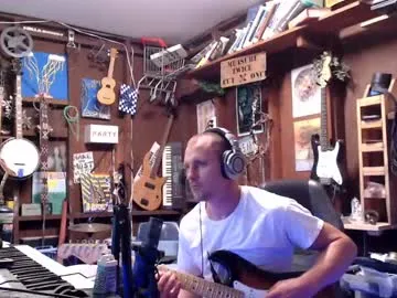 reeves_bae – webcam model profile photo Image 4