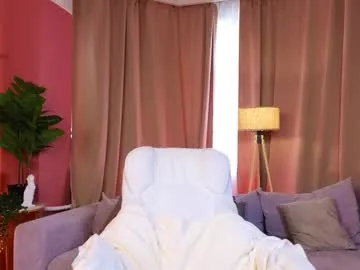 NatashaRouge – webcam model profile photo Image 4