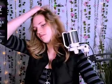 MainPleasure – webcam model profile photo Image 12