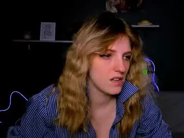 MainPleasure – webcam model profile photo Image 15