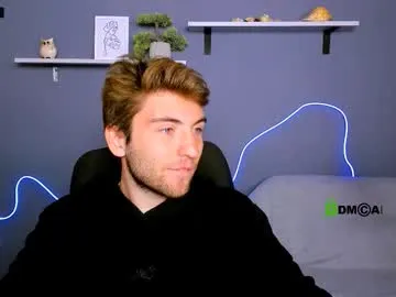 reeves_bae – webcam model profile photo Image 12