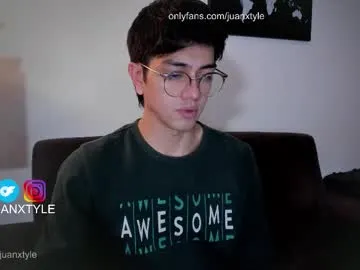 British_EmJess – webcam model profile photo Image 2