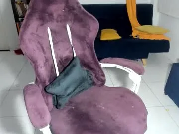 Donovan_Desmond – webcam model profile photo Image 2