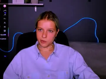 DannieSmith1 – webcam model profile photo Image 5