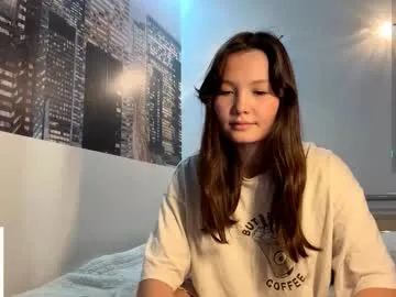 YummyMeily – webcam model profile photo Image 14