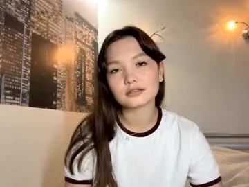 YummyMeily – webcam model profile photo Image 5