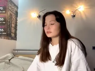 YummyMeily – webcam model profile photo Image 6