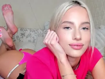 StarKristy – webcam model profile photo Image 2