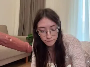 LoraDevine – webcam model profile photo Image 13