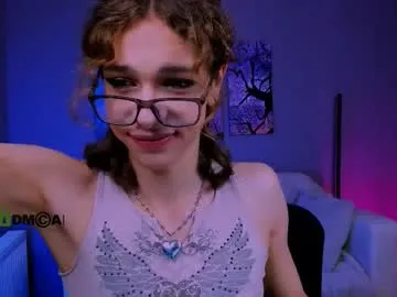 LoraDevine – webcam model profile photo Image 17