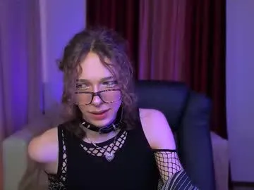 LoraDevine – webcam model profile photo Image 5