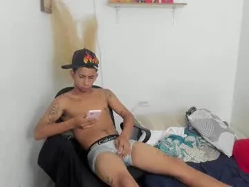 Libely – webcam model profile photo Image 13