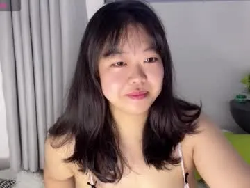 British_EmJess – webcam model profile photo Image 11