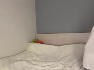 British_EmJess – webcam model profile photo Image 17