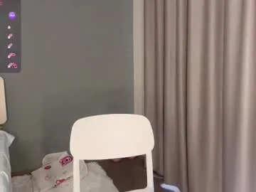 British_EmJess – webcam model profile photo Image 18