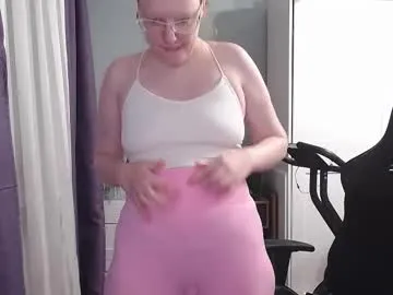 Libely – webcam model profile photo Image 15