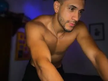 evan_white_ – webcam model profile photo Image 6