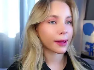 lipswithsmileonthem Image 13