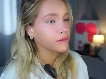 lipswithsmileonthem Image 7