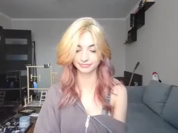 SashaVaughn – webcam model profile photo Image 3