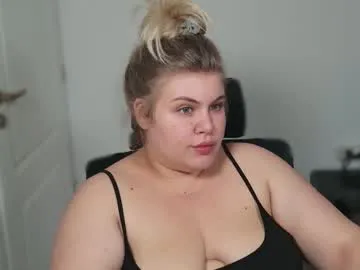 Libely – webcam model profile photo Image 18