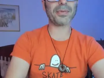 British_EmJess – webcam model profile photo Image 12