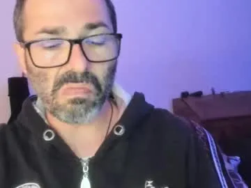 British_EmJess – webcam model profile photo Image 17